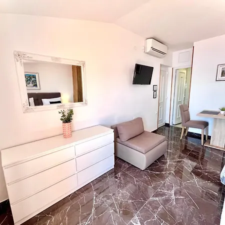 日落公寓 * 米利尼