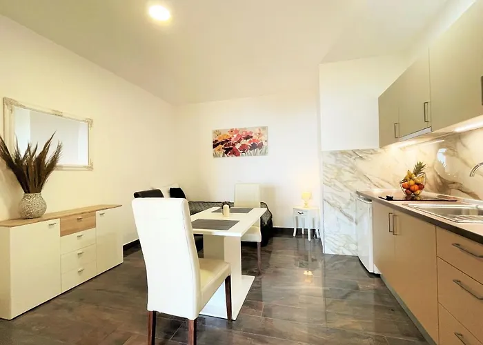 Sunset 아파트 믈리니